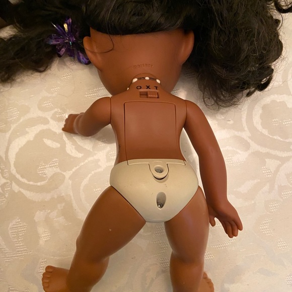 Disney Princess Moana Talking Musical Doll - Picture 4 of 4